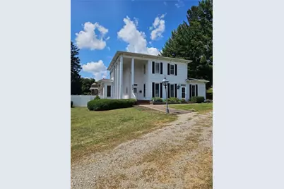 422 N Kennebec Avenue, McConnelsville, OH 43756 - Photo 1