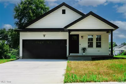 32 E Market Street, Marshallville, OH 44645 - Photo 1