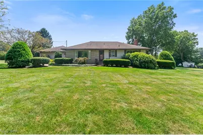 7102 Pine Grove Drive, Hubbard, OH 44425 - Photo 1