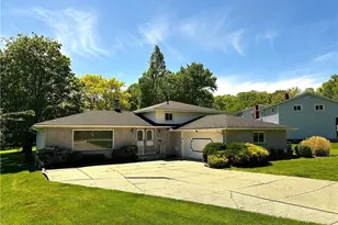 2600 Greenlawn Dr, Green Hills, OH 44131 - Photo 1