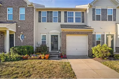 1444 Wellingshire Circle, Cuyahoga Falls, OH 44221 - Photo 1