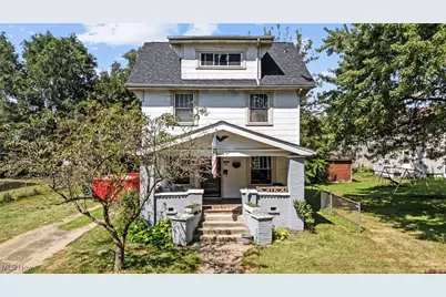 325 Crestmont Avenue NE, Canton, OH 44704 - Photo 1