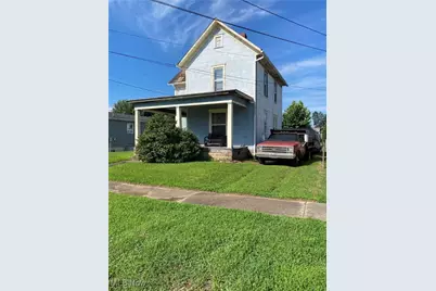 424 Poplar Avenue, Williamstown, WV 26187 - Photo 1