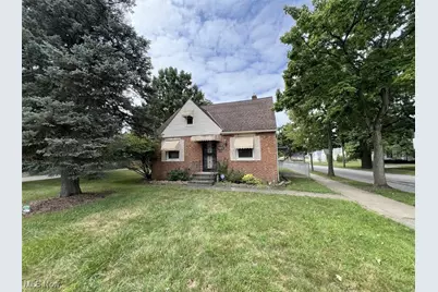 5572 South Boulevard, Maple Heights, OH 44137 - Photo 1
