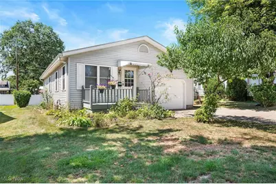 227 Leonard Avenue NW, Massillon, OH 44646 - Photo 1