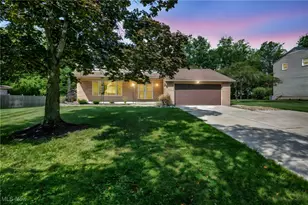 8076 Twin Oaks Dr, Grandview Heights, OH 44147 - Photo 1