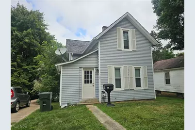 268 E Walnut Street, Wadsworth, OH 44281 - Photo 1