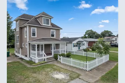 1009 Poplar Street, Belpre, OH 45714 - Photo 1