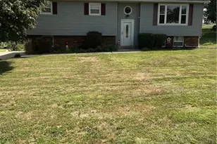 980 Locust Lake Cir, Zanesville, OH 43701 - Photo 1