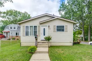 1236 E Archwood Ave, Akron, OH 44306 - Photo 1