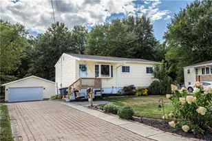 1356 Carnegie Ave, Akron, OH 44314 - Photo 1