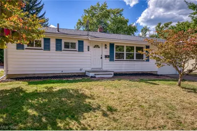 327 Fairlawn Avenue SW, Massillon, OH 44646 - Photo 1