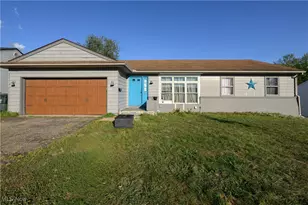 688 Ridgewood Dr, Coshocton, OH 43812 - Photo 1