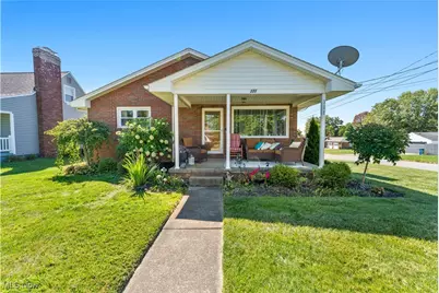 321 Park Drive, Campbell, OH 44405 - Photo 1