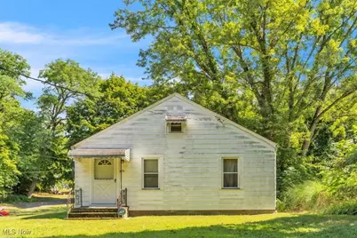 671 Selzer Street, Akron, OH 44310 - Photo 1