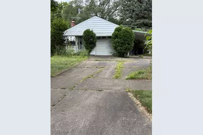402 Oxford Avenue, Akron, OH 44310 - Photo 1