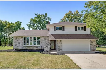 1040 Hunters Trail, Broadview Heights, OH 44147 - Photo 1