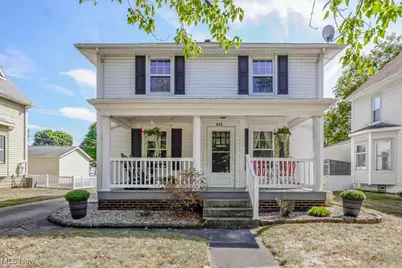 633 4th Street NW, New Philadelphia, OH 44663 - Photo 1