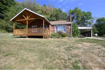 5785 Main Street SE, New Philadelphia, OH 44663 - Photo 1