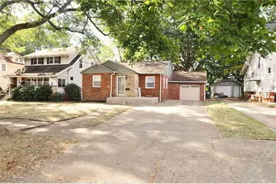334 E Tuscarawas Avenue, Barberton, OH 44203 - Photo 1