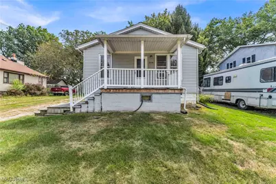 310 E 44th Street, Lorain, OH 44052 - Photo 1