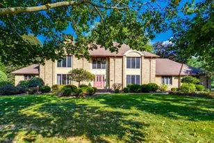 565 Ghentwood Dr, Akron, OH 44333 - Photo 1