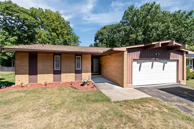 441 Sandhurst Road, Akron, OH 44333 - Photo 1