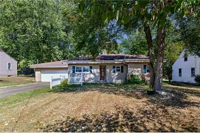 3323 Draper Avenue SE, Warren, OH 44484 - Photo 1