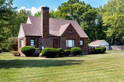 2792 S Canfield Niles Road, Austintown, OH 44515 - Photo 1