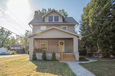 246 Oak Knoll Avenue SE, Warren, OH 44483 - Photo 1