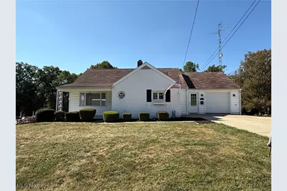 737 Sunset Dr, Lisbon, OH 44432 - Photo 1