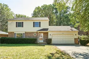 652 Palisades Dr, Akron, OH 44303 - Photo 1