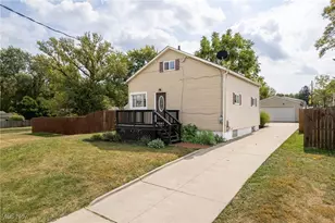 1030 Stratford St, Barberton, OH 44203 - Photo 1