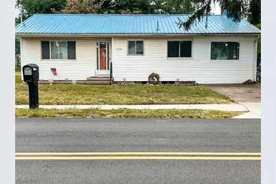 2110 Rockland Avenue, Belpre, OH 45714 - Photo 1