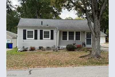 324 Maple Street, Ravenna, OH 44266 - Photo 1