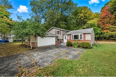 7837 Raglan Drive NE, Warren, OH 44484 - Photo 1