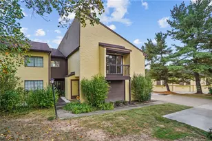 881 Hampton Ridge Dr, Akron, OH 44313 - Photo 1