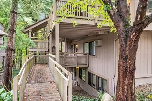 594 Meredith Ln, Cuyahoga Falls, OH 44223 - Photo 1