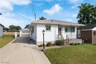 243 27th St NW, Barberton, OH 44203 - Photo 1