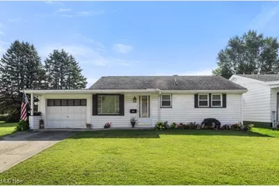 418 Phyllis, Chester, WV 26034 - Photo 1