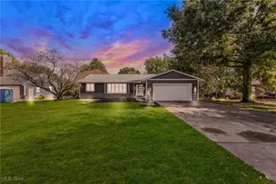 3790 Greenbriar Dr, Zanesville, OH 43701 - Photo 1