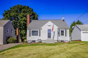 1421 35th St NW, Canton, OH 44709 - Photo 1