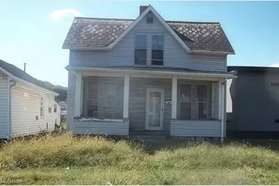 825 Moxahala Avenue, Zanesville, OH 43701 - Photo 1