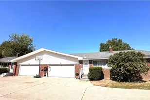 288 Kenridge Rd, Fairlawn, OH 44333 - Photo 1