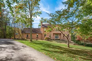 1736 Forest Hills Cir, Zanesville, OH 43701 - Photo 1