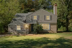 20975 Farnsleigh Rd, Huber Heights, OH 44122 - Photo 1