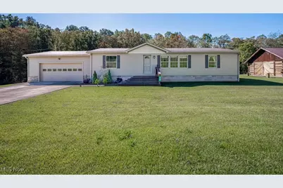 556 Little Kanawha Pkwy, Elizabeth, WV 26143 - Photo 1