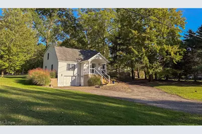 248 Darlington Road NE, Warren, OH 44484 - Photo 1