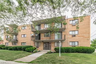 17901 Lakeshore Blvd, Loveland, OH 44119 - Photo 1