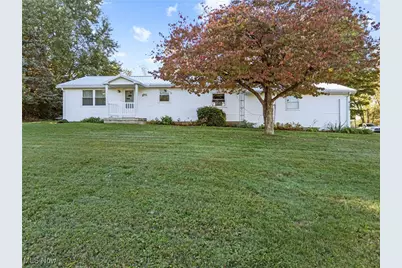 4160 Roselawn Avenue SW, Massillon, OH 44646 - Photo 1